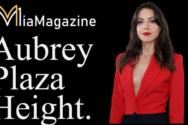 Aubrey Plaza Height